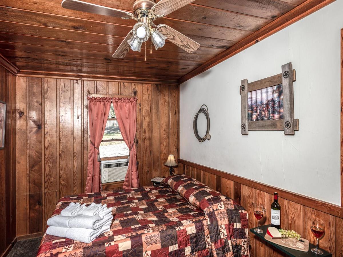 Apache Village Cabinette 15, Queen Bed, Midtown, Sleeps 2 Ruidoso Ngoại thất bức ảnh
