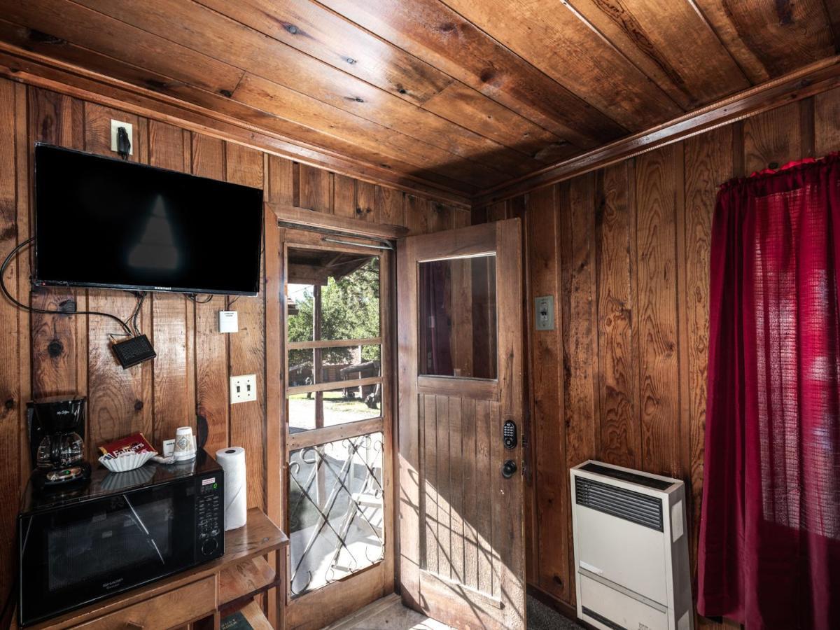 Apache Village Cabinette 15, Queen Bed, Midtown, Sleeps 2 Ruidoso Ngoại thất bức ảnh