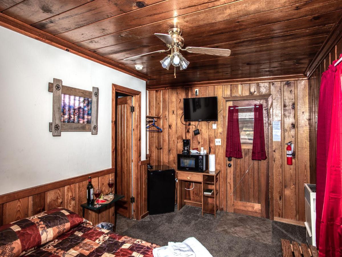 Apache Village Cabinette 15, Queen Bed, Midtown, Sleeps 2 Ruidoso Ngoại thất bức ảnh